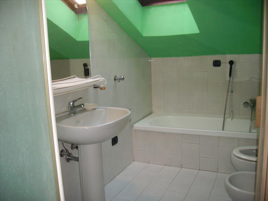 Star One Hotel Milan Room photo
